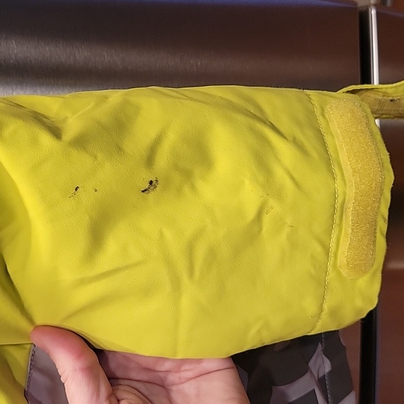 DC Snowboard/Ski Jacket - 10k waterproof - Boys L - Picture 6 of 7